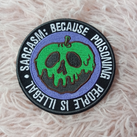 Hot Topic Accessories - ⭐️Poison apple- SARCASM! Because poisoning ppl is illegal ironon patch! Rare!